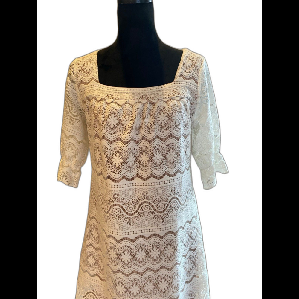 NWT  Dress Velvet Torch Cream Lace Overlay Womens Size Medium 3/4‎ Sleeve